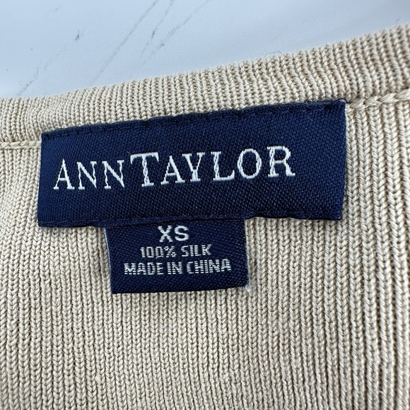 Ann Taylor Women's Button Front Silk Knit Cardigan Sweater Size XS Beige V Neck - Picture 3 of 6